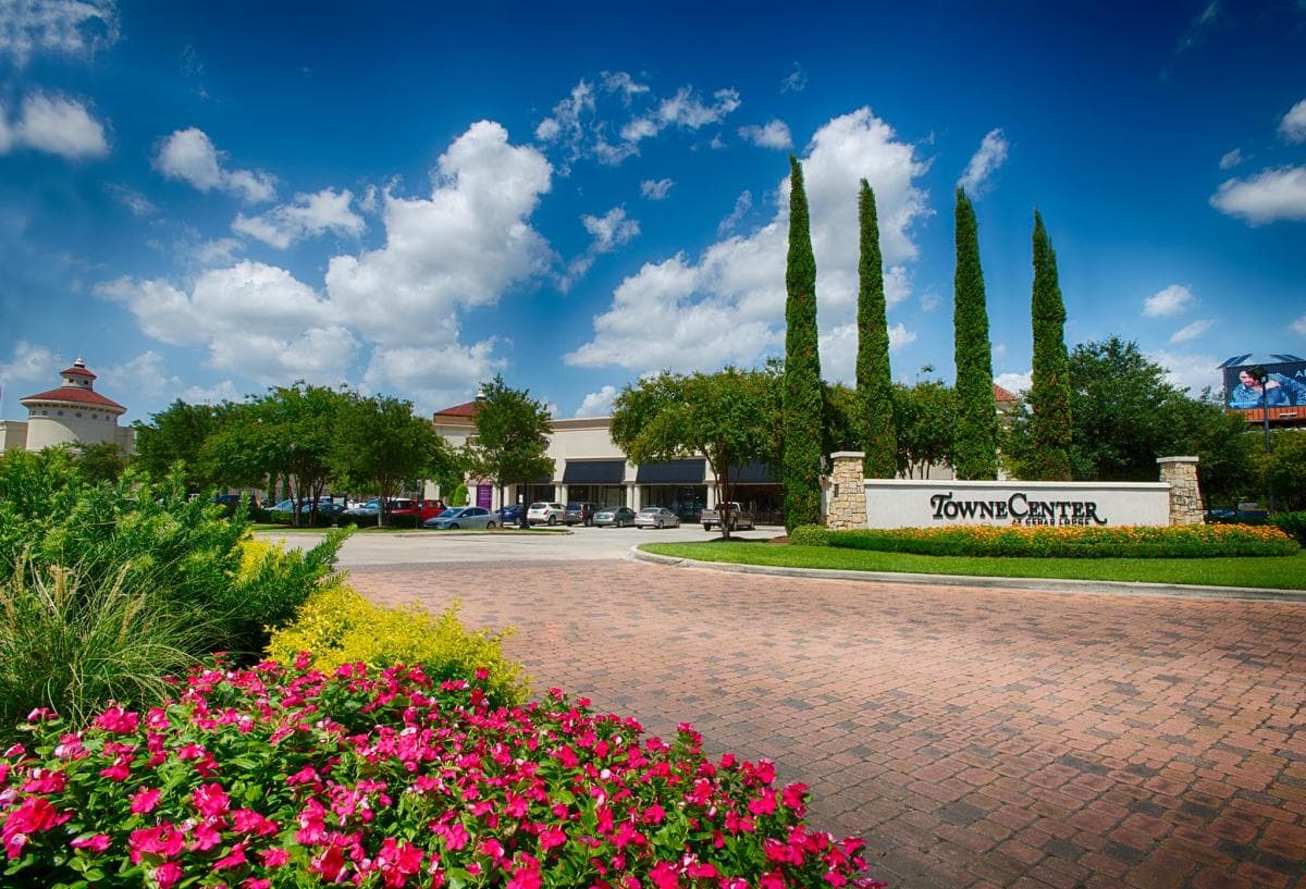 Towne Center At Cedar Lodge
